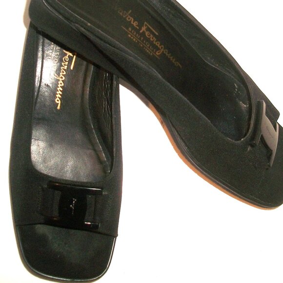 Ferragamo Boutique Black Faille Demi-Wedge Open-Toe Mules w Front Logo 8.5M - Picture 1 of 8
